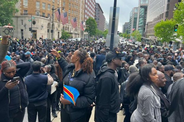 Abanyamurenge  baba muri Amerika na Kenya bigaragambije basaba ko bene wabo barengerwa 