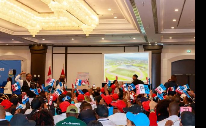 RPF_inkotanyi SI umuryango(ishyaka) ry'abasirikare gusa ahubwo ni umuryango w'abanyarwanda babyemera , ushinzwe kubungabunga amahoro ,ubumwe n'ubwiyunge by'abanyarwanda ndetse n'izindi nshingano zose zigamije guteza imbere igihugu n'ubuzima bwiza kubanyaGihugu gusa sitegeko kuwujyamo kuko hari anda mashyaka atandukanye murwanda,ibyo birimo ibyavuzwe n'abayobozi ubwo habaga inama yuyu muryango iheruka