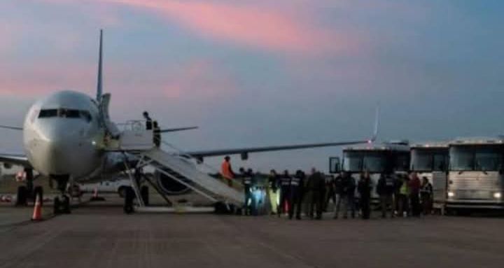 RDC yakiriye abandi bimukira birukanywe na Amerika – Itsinda rya kabiri rigeze i Kinshasa 