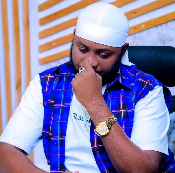 Urwego rw'Igihugu rw'Ubugenzacyaha, RIB rwataye muri yombi Uzabacyiriho Cyprien wamamaye ku mbuga nkoranyambaga nka Djihad, akurikiranweho gukwirakwizwa amashusho ya Yampano ari gutera akabariro n'umukunzi wE 