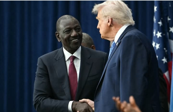 Perezida wa Kenya William ruto yateye utwatsi abaturage bamaze iminsi bigaragambya basaba ko leta ya Kenya ihagarika amasezerano n'ibikorwa bya Amerika byo kubaka ibitaro BYA abora muri iki gihugu 