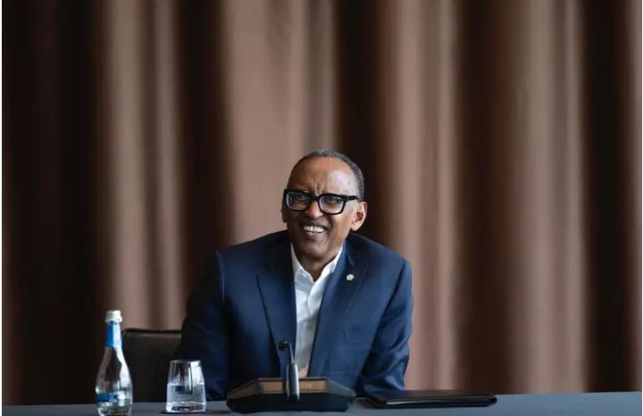 Perezida Kagame yazamuye ba Ofisiye Bakuru ba Rcs 46 bari ku ipeti rya Superintendent bagirwa Senior Superintendent ndetse yirukana ABAyobozi 6