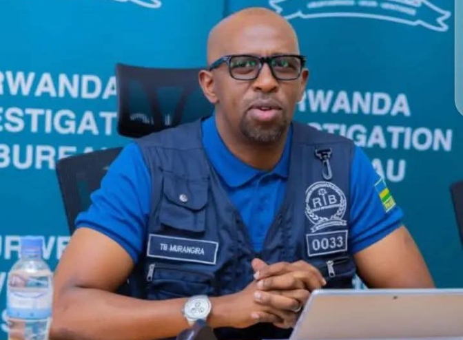 RIB yafunze Umugabo wo mu Karere ka Muhanga yafunzwe akekwaho kwica mubyara we witwaga Nshimiyimana Gilbert, amuteye icyuma