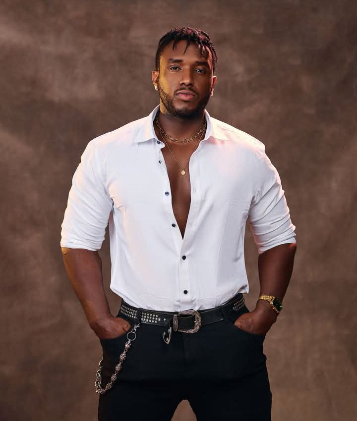 Nyuma y'indirimbo " pom pom" y'umuhanzi itahiwacu Bruce uzwi nka Bruce melody yakoranye na diamond , Umuhanzi the Ben bakunze kwita(tiger) na zuchu wo muri Tanzania batangaje ko bari mumushinga wo gukorana indirimbo nshya izasohoka vuba bitarenze amezi abiri Ari imbere 