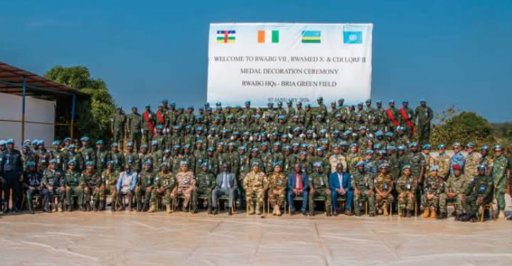 Kuri uyu wa Gatatu, abasirikare b’u Rwanda bari mu butumwa bwo kubungabunga amahoro mu Mujyi wa Bria muri Santarafurika, bahawe imidari y’ishimwe y'Umuryango w'Abibumbye, mu kubashimira ubwitange n'umuhate mu nshingano zabo.