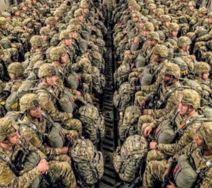 Amerika iri gushyira mu bikorwa umushinga wo guhindura uburyo bwo kwinjiza abasirikare mu ngabo zayo. Bitarenze mu Ukuboza 2026, urubyiruko ntiruzongera kwiyandikisha ku kwinjira mu ngabo za Leta Zunze Ubumwe za Amerika rubyikoreye, ahubwo bizajya bikorwa n’ikoranabuhanga.