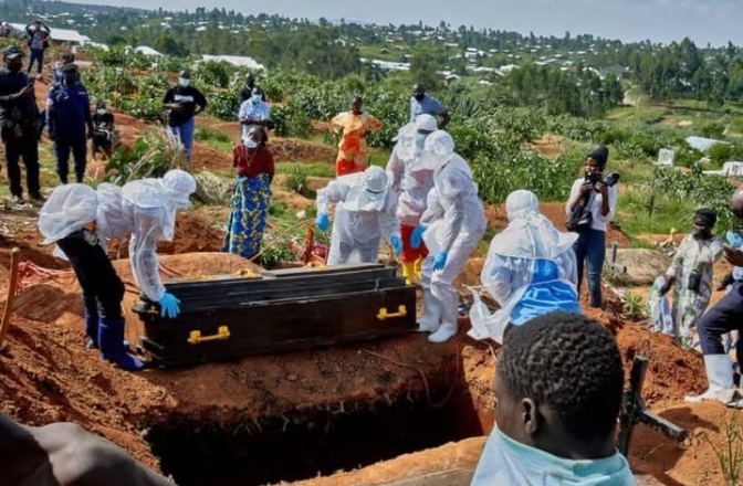 Ebola patients in the DRC are complaining that they are suffering from severe hunger, which is why they are fleeing hospitals to find food and then returning